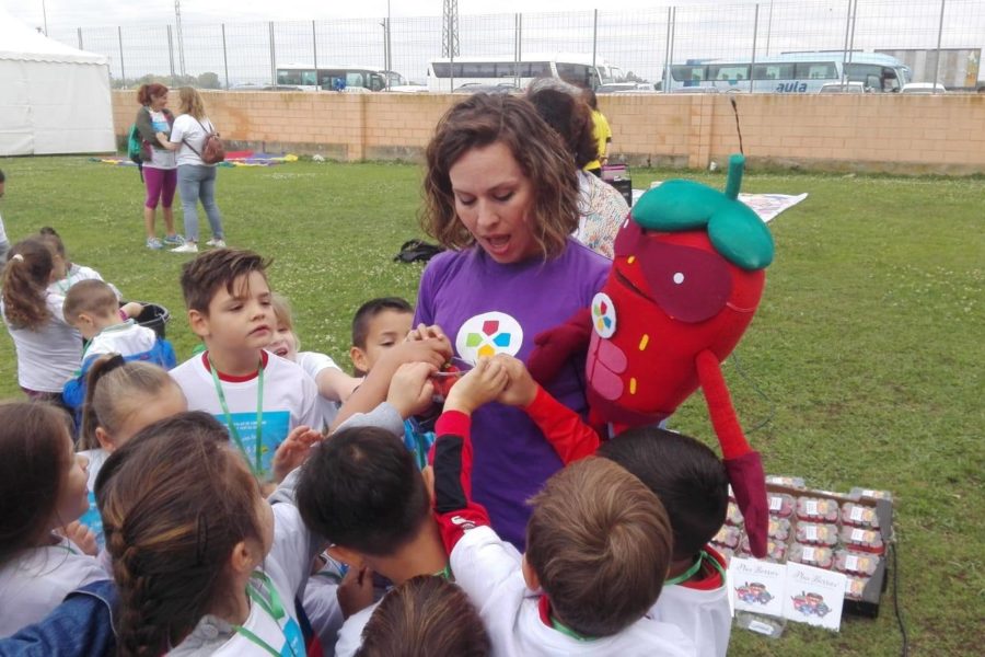 Las Súper Berries difunden los beneficios de frutas y verduras con la Junta de Extremadura