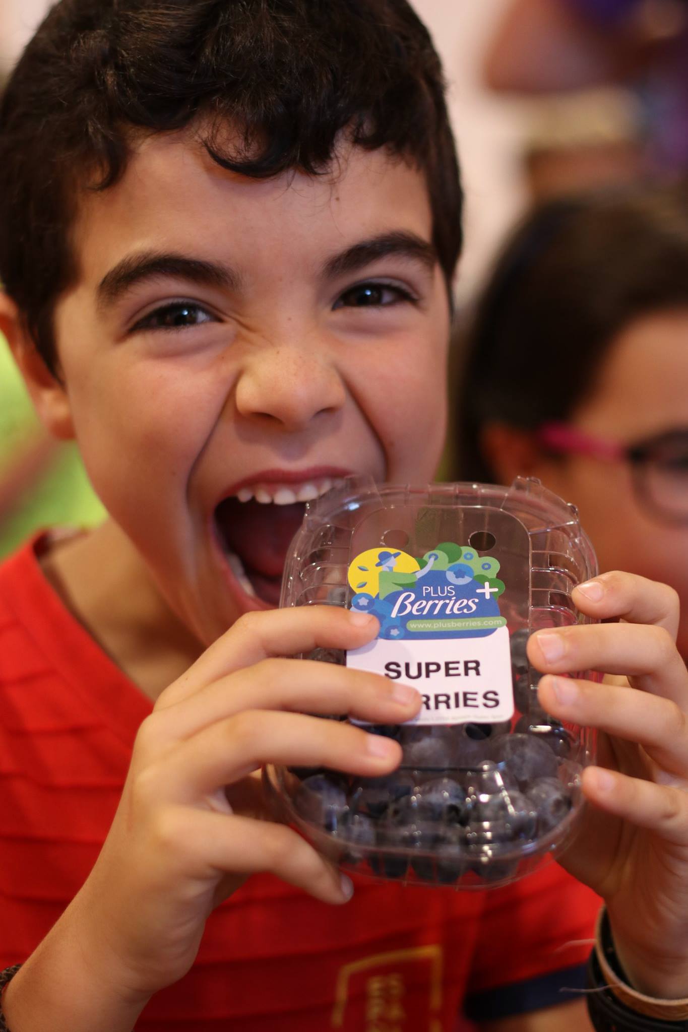 Una año más los niños disfrutan con las Súper Berries