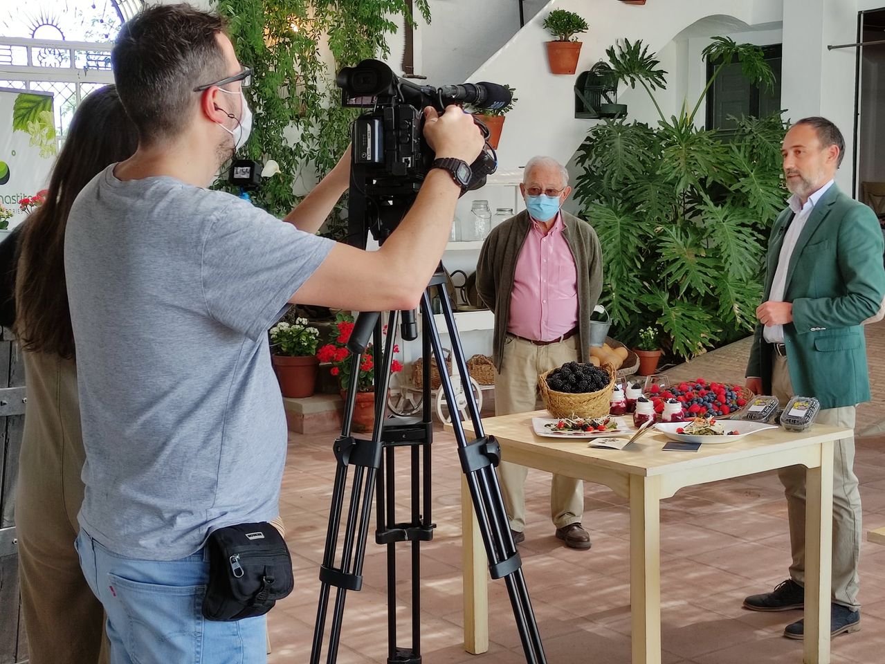 Visita del programa Saber Vivir de TVE a nuestras fincas